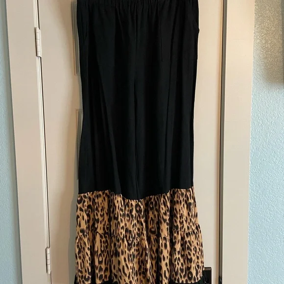 Umgee Black and Leopard Print Pantsuit - Picture 4 of 9